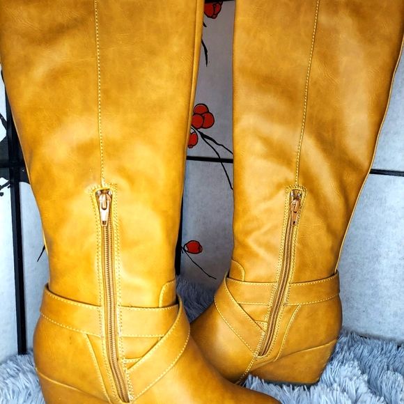 Steve Madden Definiit Cognac Calf Boots - Picture 6 of 6
